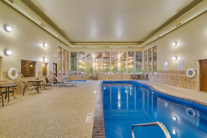 Holiday Inn Express Hotel & Suites Custer by IHG