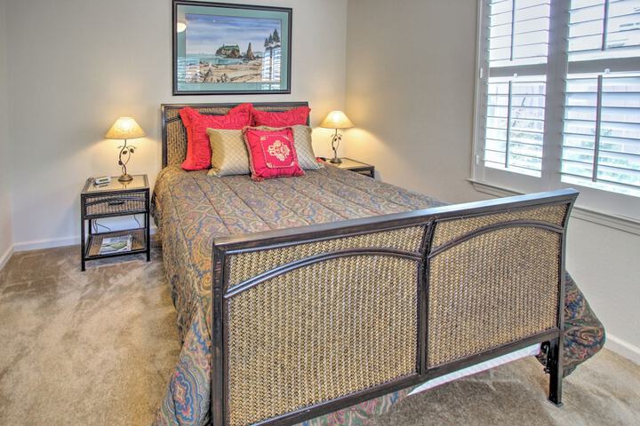 Serene Bungalow-style Home in Point Reyes Station!