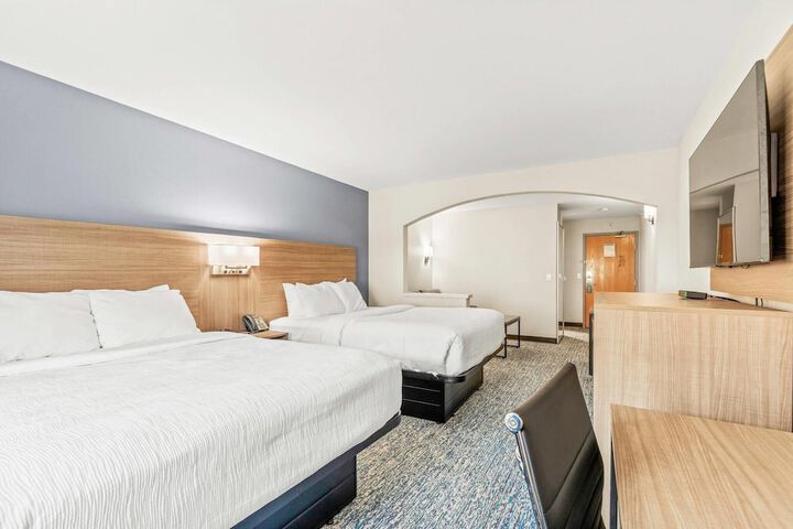 Quality Inn & Suites on the River