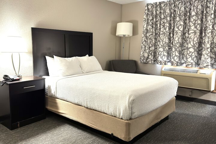 Room 13 of 34