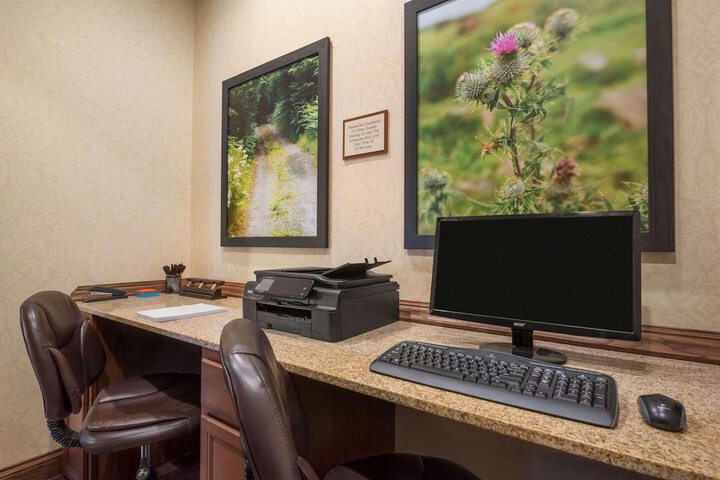 Business Center 22 of 22