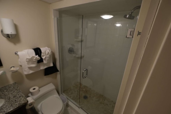 Room 41 of 77