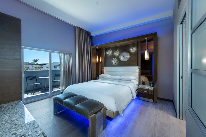 Shade Hotel