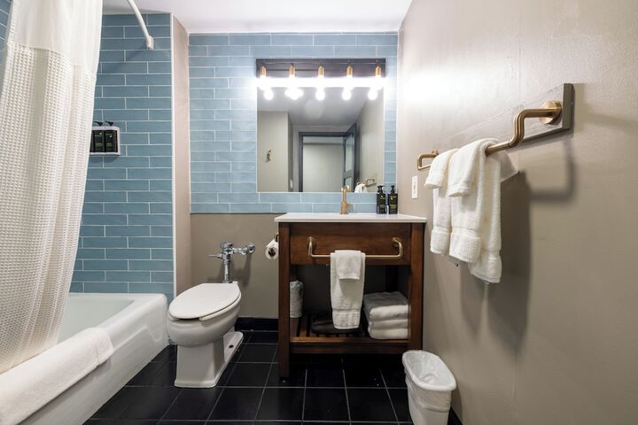 The Highlander Hotel Iowa City an Ascend Collection Hotel