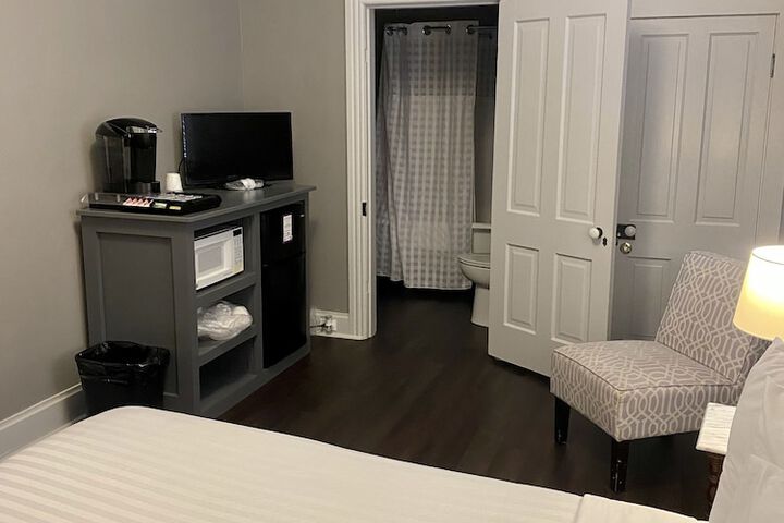 Room 34 of 59