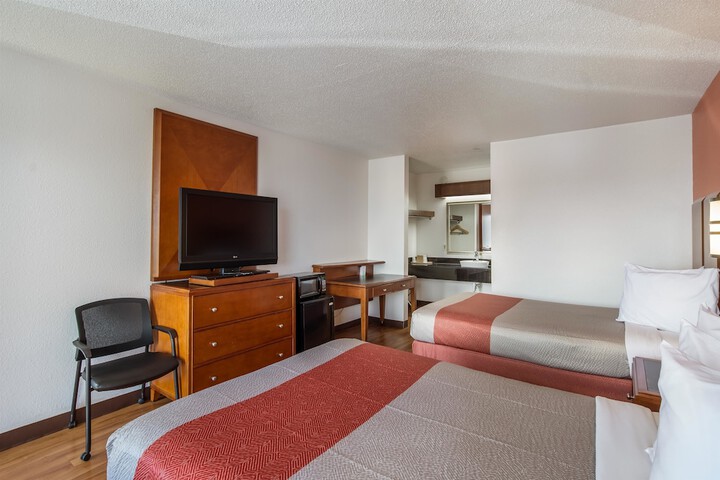 Room 27 of 46