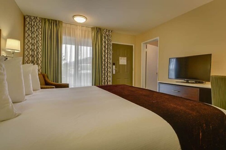 Room 18 of 32