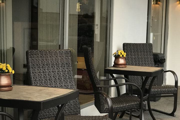 Hotel 5 of 77