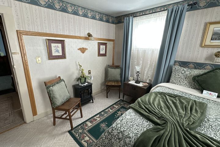 Room 46 of 74