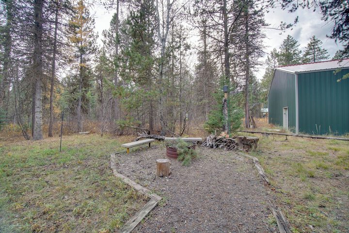 Donnelly Cabin w / Private Deck: Near Lake Cascade!
