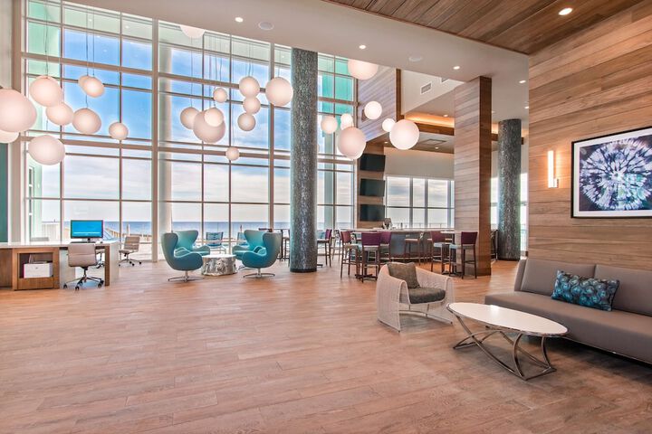 Hampton Inn & Suites Panama City Beach-Beachfront