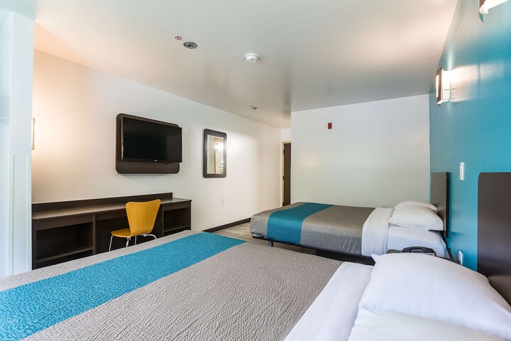 Room 11 of 31