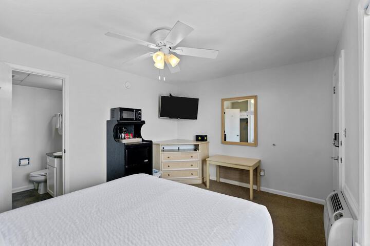 Room 43 of 97