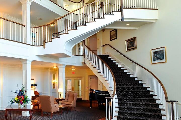Hotel Interior 10 of 38