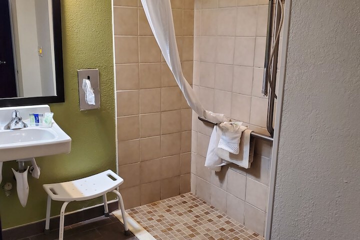 Sleep Inn & Suites Jacksonville near Camp Lejeune