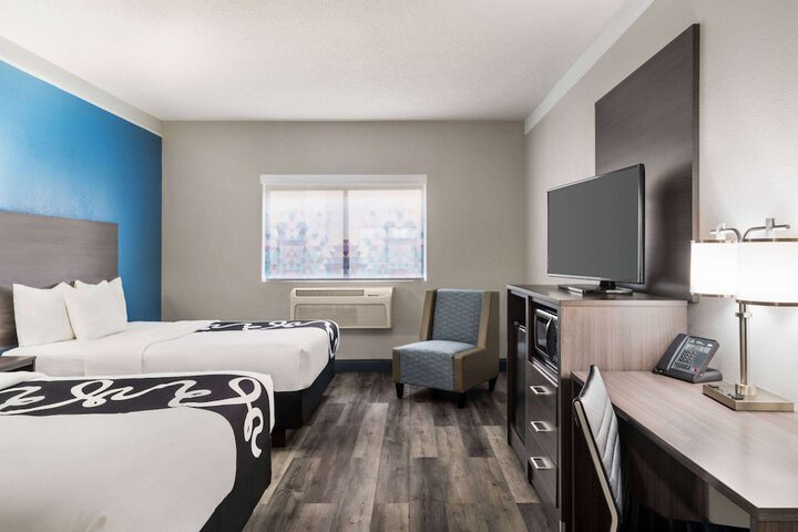 Room 21 of 40