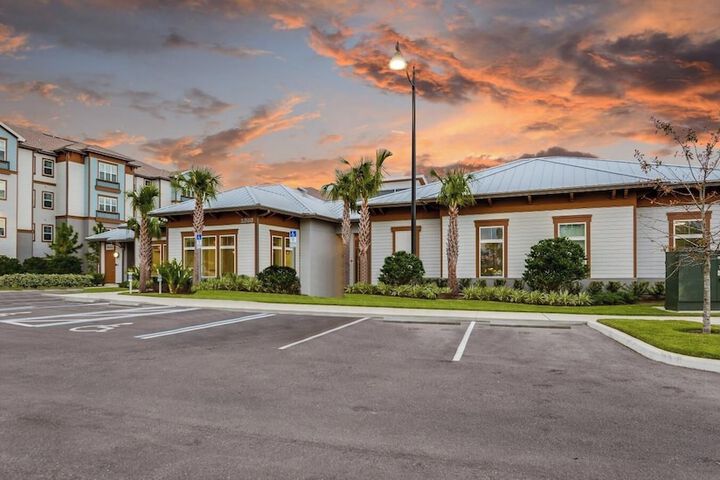 Landing Apartments near South Apopka FL