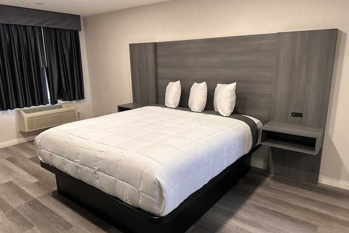 Room 20 of 35