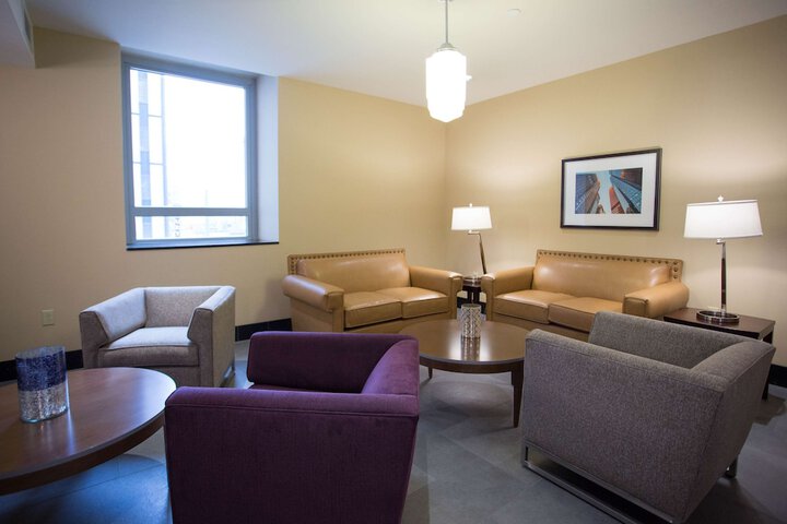 Lounge 57 of 62