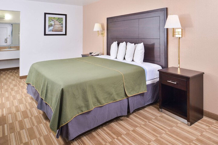 Room 15 of 21