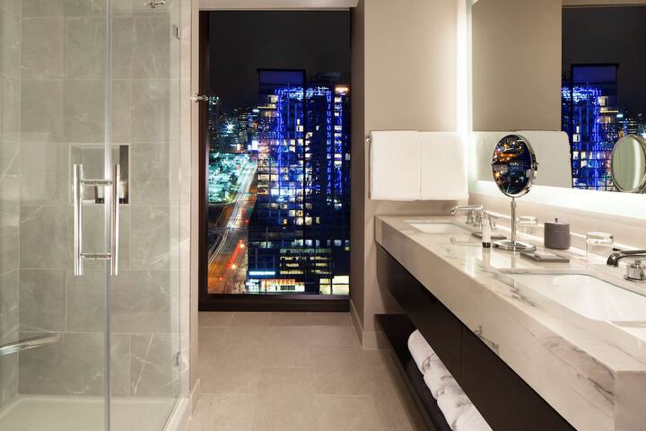 Room 34 of 130