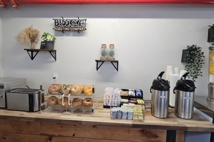Breakfast/Coffee Service 23 of 25