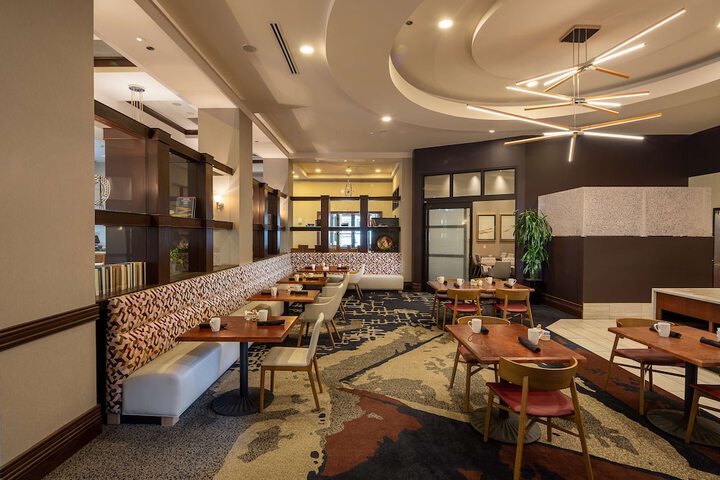 Dining 82 of 99