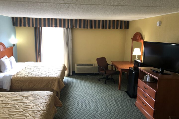 Room 9 of 37