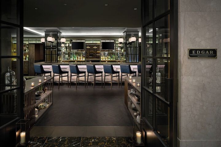 Lounge 80 of 91