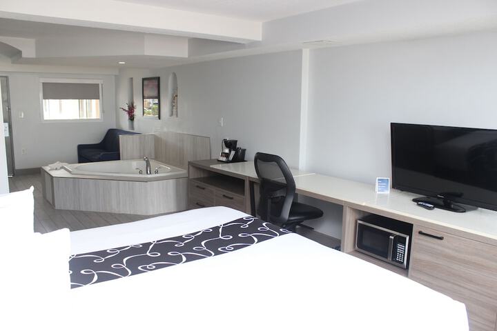 Room 12 of 84