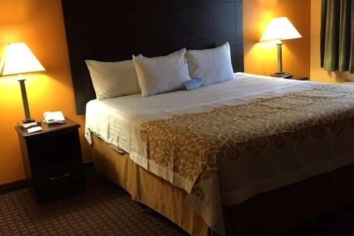 Room 30 of 65