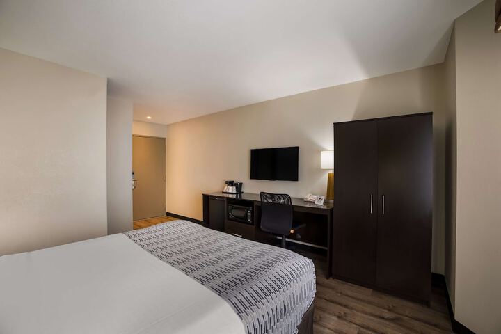 Room 19 of 28