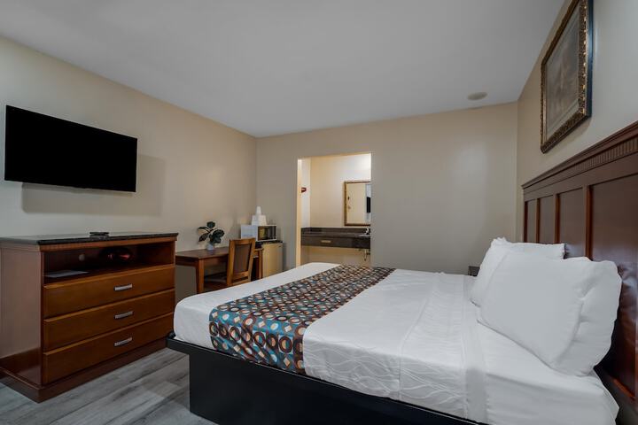 Room 30 of 41