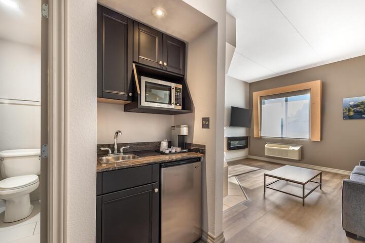 Best Western Plus 1000 Islands Hotel & Suites