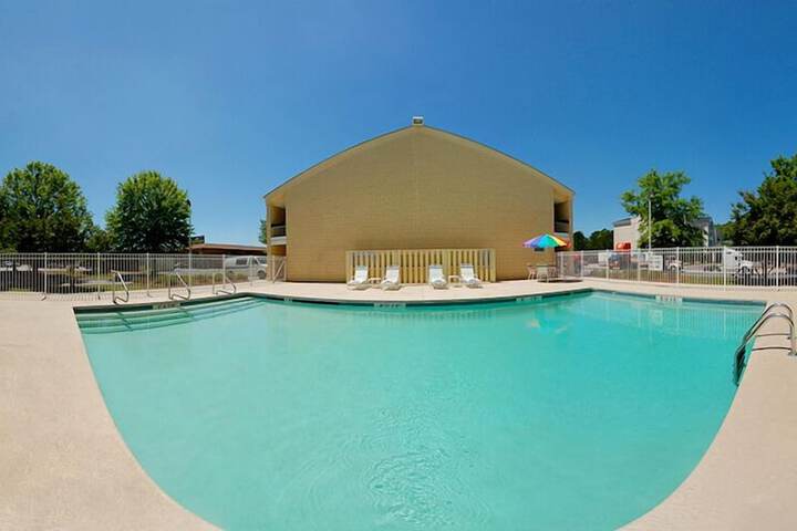 Pool 4 of 37