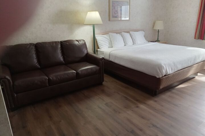 Room 7 of 13
