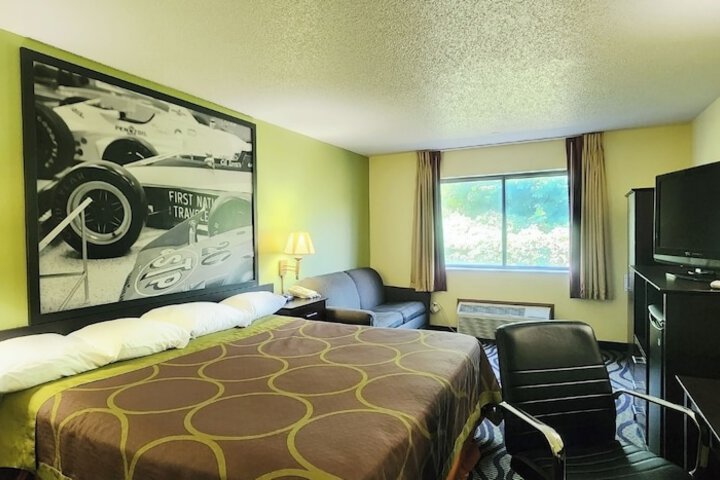 Room 18 of 19