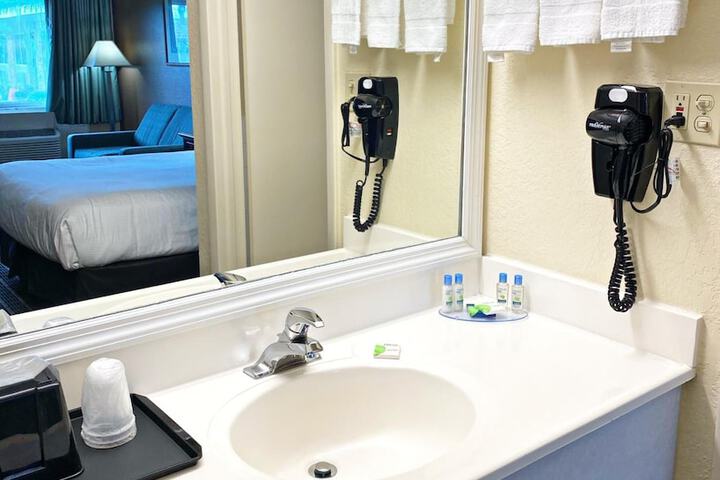 Room 16 of 31