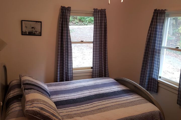 Room 160 of 215