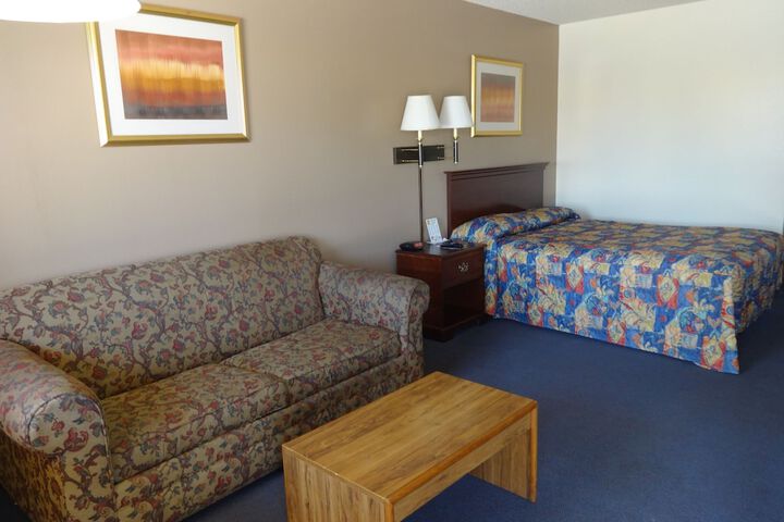 Room 12 of 18