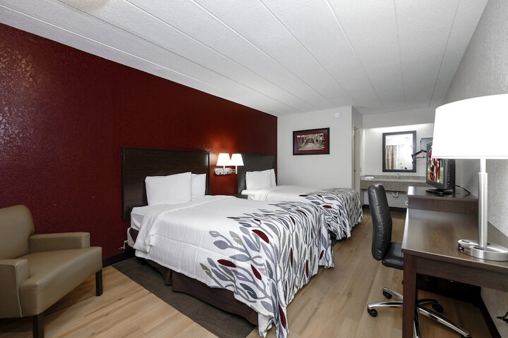 Room 8 of 12