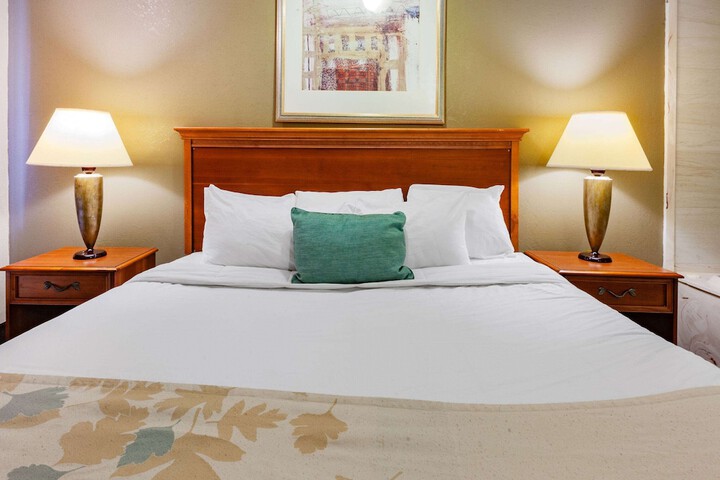 Room 20 of 35