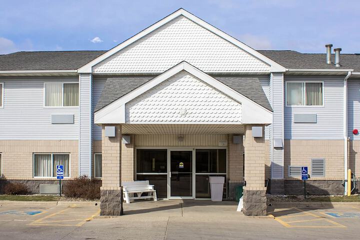 Hotel 4 of 34