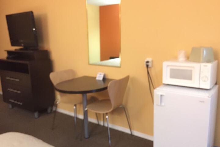 Room 52 of 98