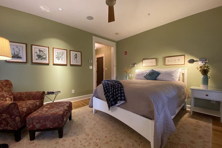 Room 54 of 77