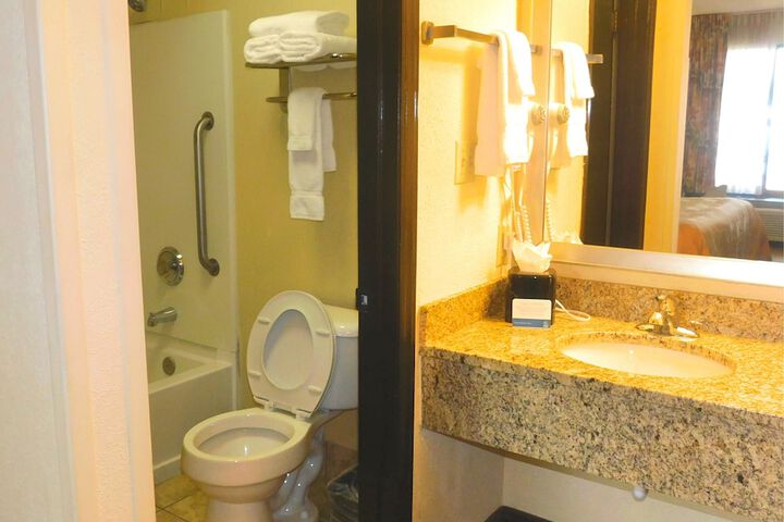 Room 5 of 22
