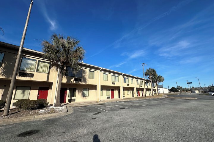Hotel 4 of 41
