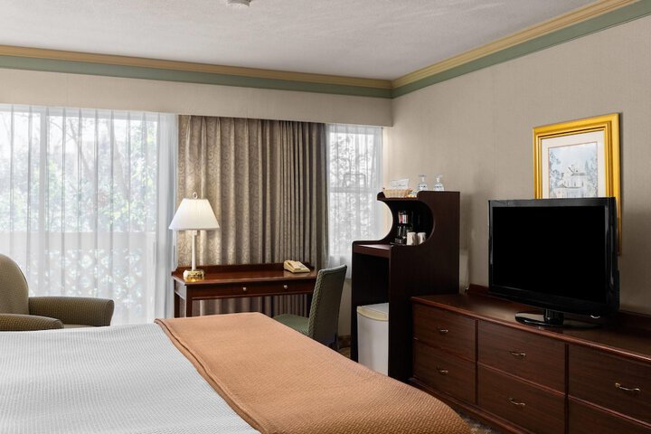 Royal Scot Hotel & Suites Trademark Collection by Wyndham