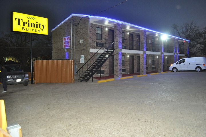 Hotel 5 of 27