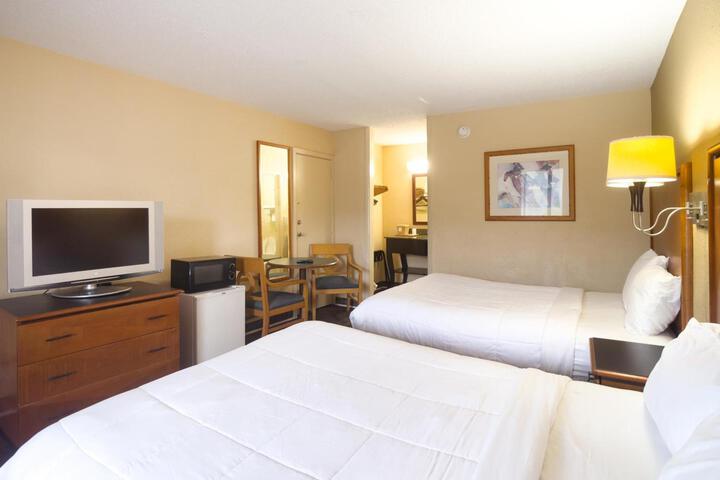 Travelodge by Wyndham Harriman